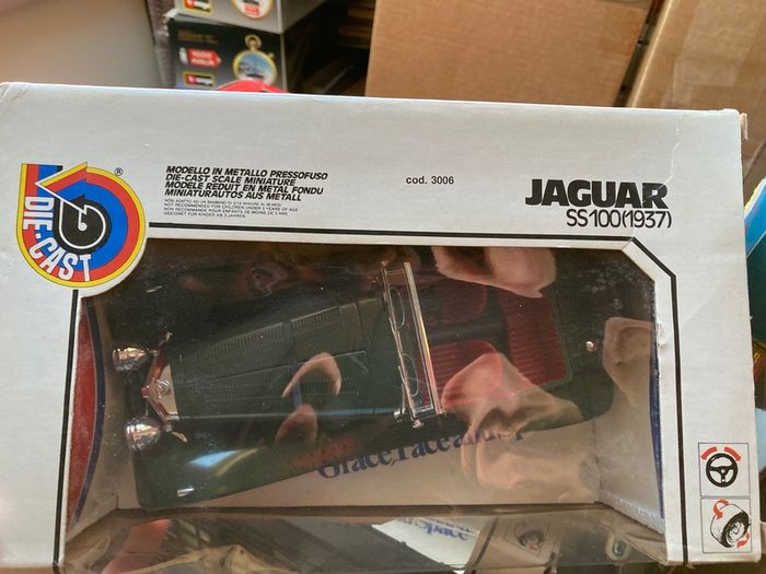 Jaguar SS100 Scale 1/18 New Burago
