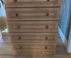 chest of drawers