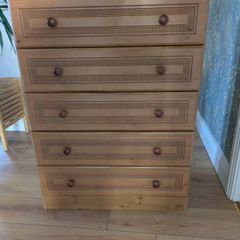chest of drawers