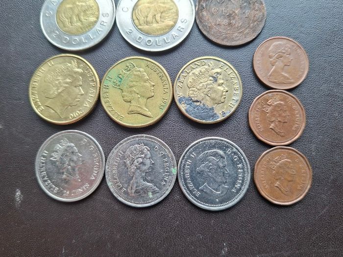 A Lot of 16 coins from Canada (1890-2010)