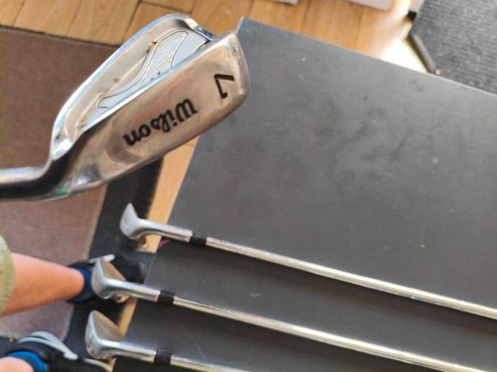 8 Wilson golf irons