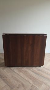 Foldable dining table