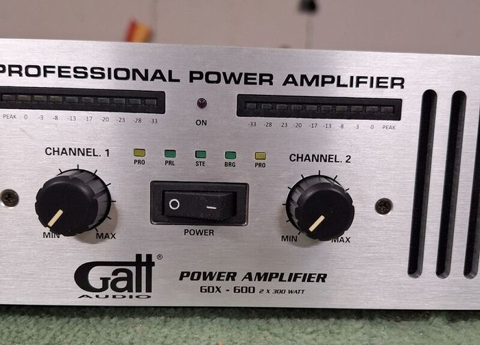 Gatt 60x 2x300 watt power amp