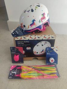 Micro Unicorn Print Helmet & Gift Set