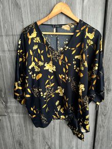 Ladies Top - M