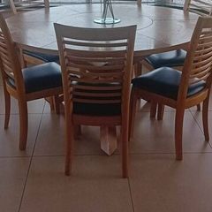 Round table with 6 chairs