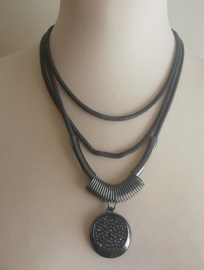 Saloos 3 layered Statement Necklace New With Tags