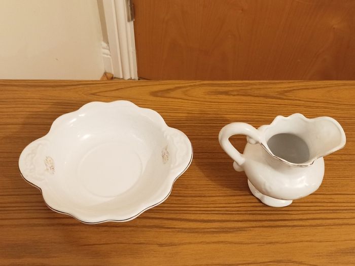 Lot of vintage ceramic items including  jug &bowl for washstand & Sandland Ware ceramic marmalade jar produced for Frank Cooper Ltd.