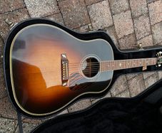 Gibson J45 Custom