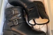 Boots  Used Miss KG , comfortable like a glove.great condition