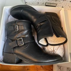 Boots  Used Miss KG , comfortable like a glove.great condition