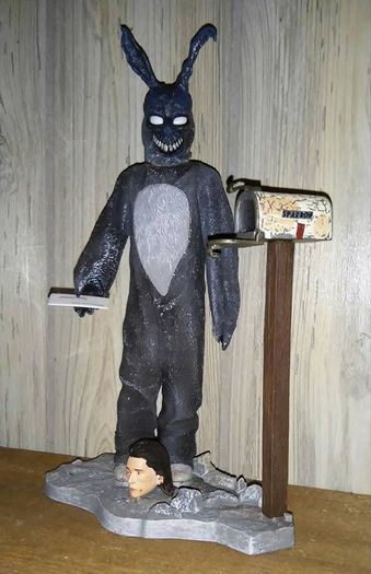 Donnie darko figurine