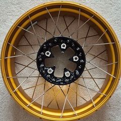 Rear gold wheel for w r1300gs