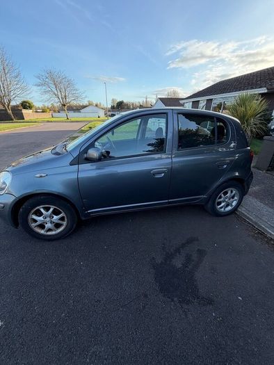 Toyota yaris 2004