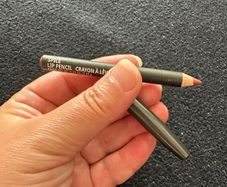 Mac lip liner