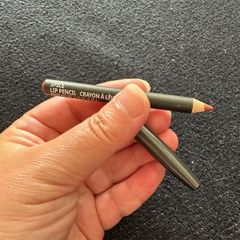 Mac lip liner