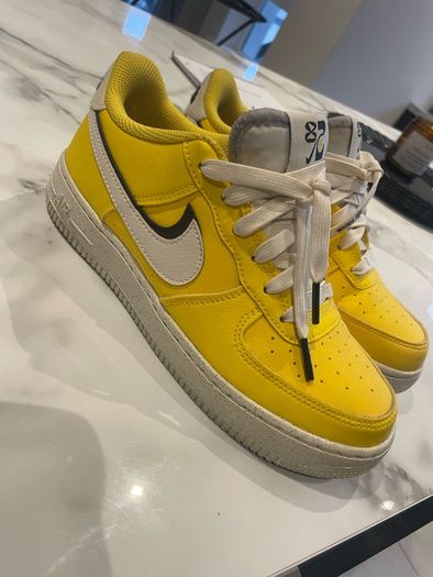 Nike Air Force One LV8 - Tour Yellow/Black/White