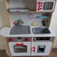 FREE Toy Kitchen