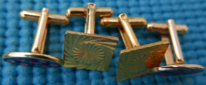 Vintage two pairs of Cufflinks