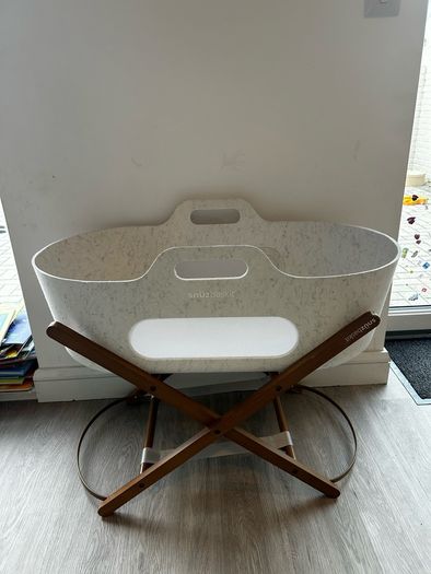 Moses basket and stand