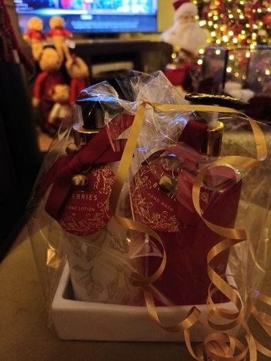 Christmas  hand care set