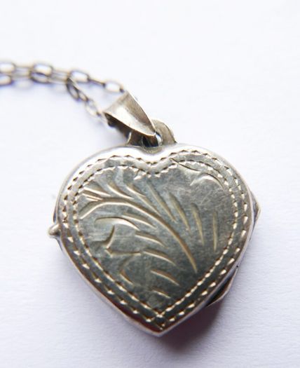Vintage Solid 925 Sterling Silver Dual Photo Heart Locket Necklace length 20" - 3,4g