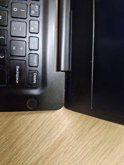 Dell Vostro laptop,i5 8th gen,16gb,256ssd,14"FHD Screen,Windows 11