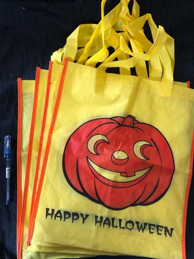 Halloween Tableware & trick r treat bags
