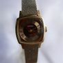 Vintage SEKONDA 1960/70s ladies wristwatch . Original Soviet production. Dial finished in burgundy and gold with black Roman numerals. Hand winding in full working order. Face showing 17 Jewels USSR. First class movement Image 5