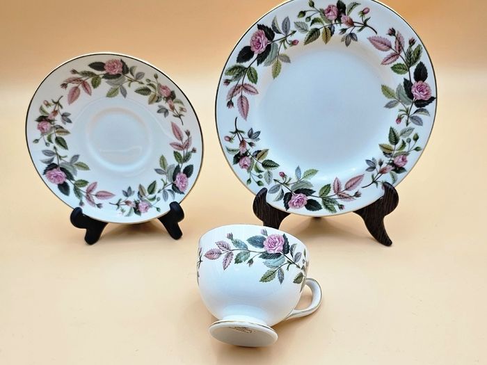 Collectible Wedgwood Bone China, Hathaway Rose trio
