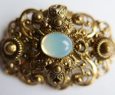 Antique Victorian Brooch with  Cabochon Stone