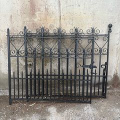 Cast iron gates