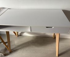 desk white 50 w x 100 Lx 77 H cm