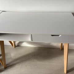 desk white 50 w x 100 Lx 77 H cm