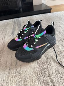 Dior B22