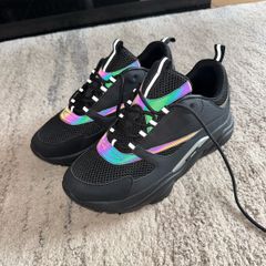 Dior B22