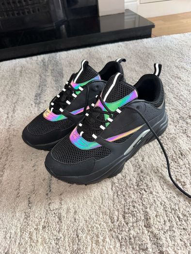 Dior B22