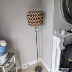 Floor lamp