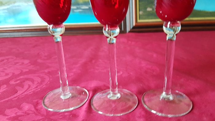 3 Piece Ruby Red Stemmed Swirl Champagne Flutes / Glasses