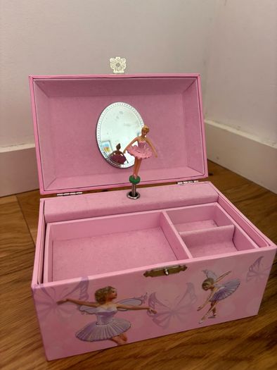 musical jewellery box