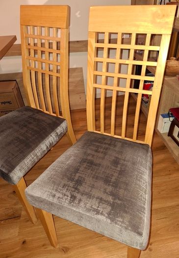 Set of 4 light wood dining chairs with grey fabric seats