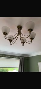 2 light fittings