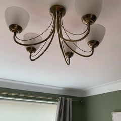 2 light fittings