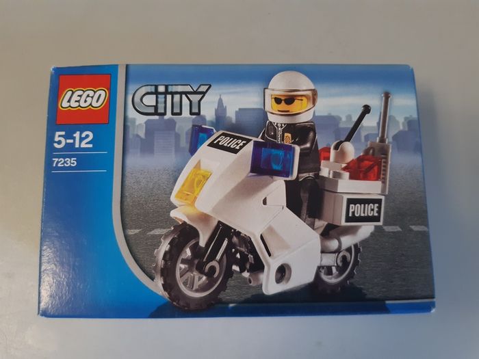 LEGO Police 7235