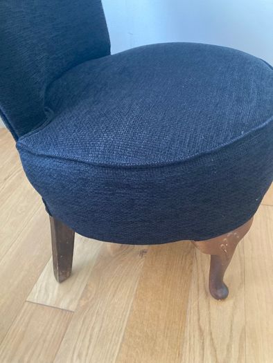 Dressing table chair