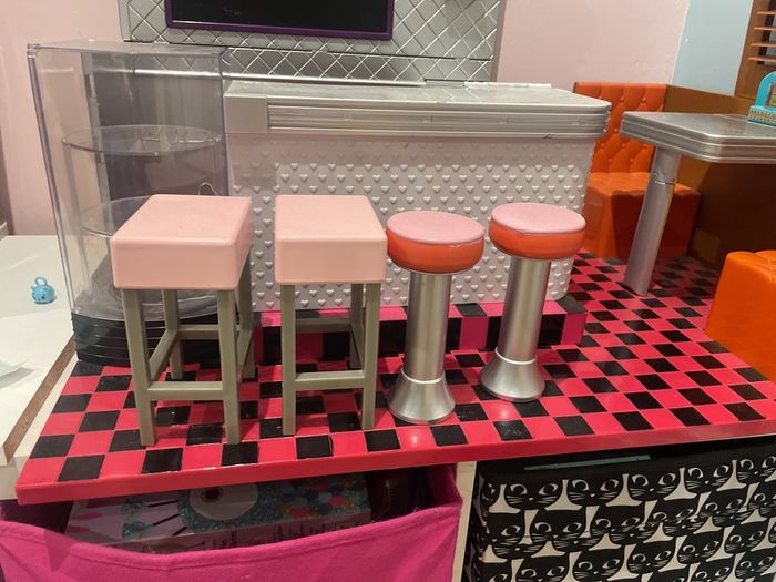 Our Generation diner with lots of accessories