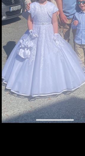 Communion Dress including all matching accessories, petit size , age 7