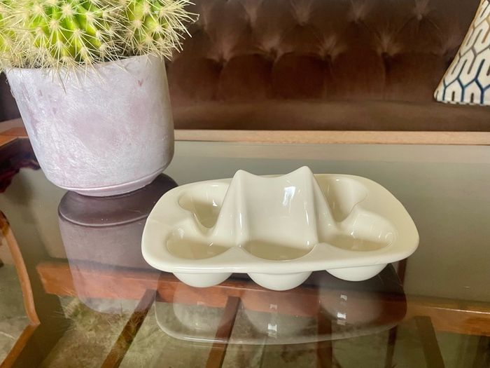 Mason Cash Innovative Kitchen Ceramic Counter Egg Holder