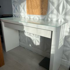 IKEA MALM Dressing Table
