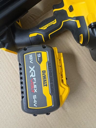 Dewalt New model nailer / 9ah both like new